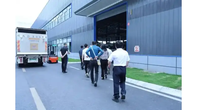 Beynəlxalq Müştəri Yerdə Fabrik Turu üçün HYT Packaging-ə baş çəkir